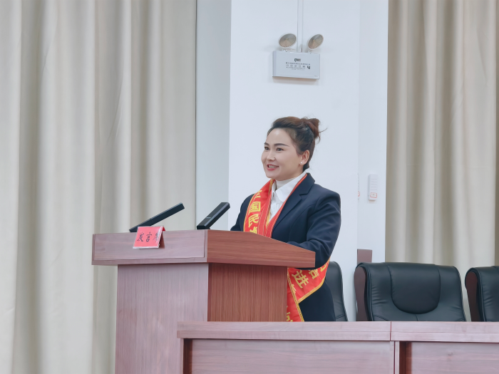 宣讲团成员、全国民族团结进步模范个人则温尼沙·阿布都卡地尔分享个人事迹 宣讲团成员、全国民族团结进步模范个人则温尼沙·阿布都卡地尔分享个人事迹